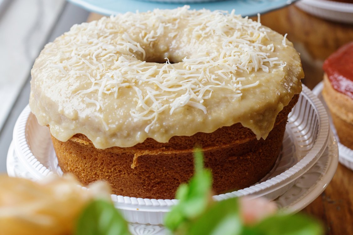 Bolo de Coco com Beijinho